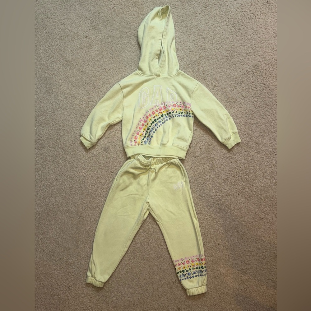 GAP Hoodie and Joggers with Multicolor Rainbow size 4T